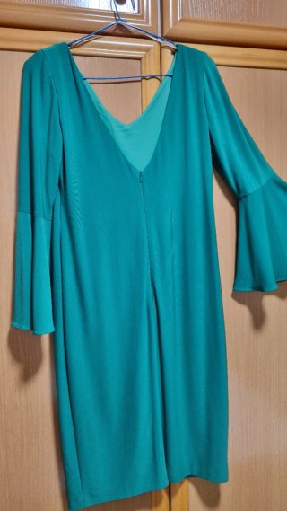 Vestido verde fiesta manga acampanada