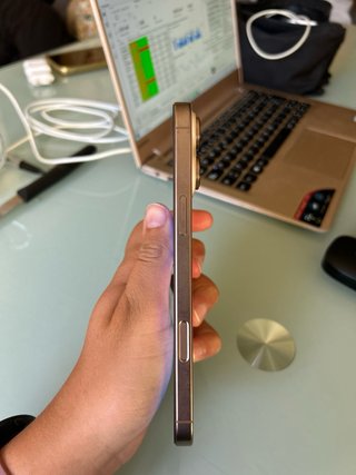 iPhone 16 PRO MAX Arena, 1 año de uso.