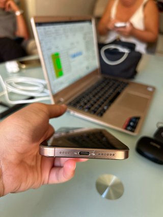 iPhone 16 PRO MAX Arena, 1 año de uso.