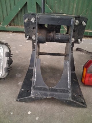 Soporte Rueda, Faro y Piloto Camión Iveco