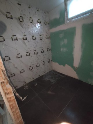 ALBAÑIL Y FONTANERO