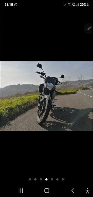 Honda CB 125F Negra y roja
