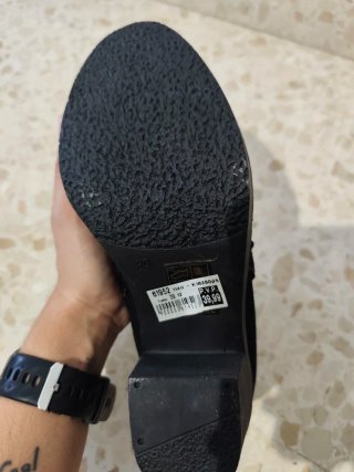 Botas negras bordadas a estrenar