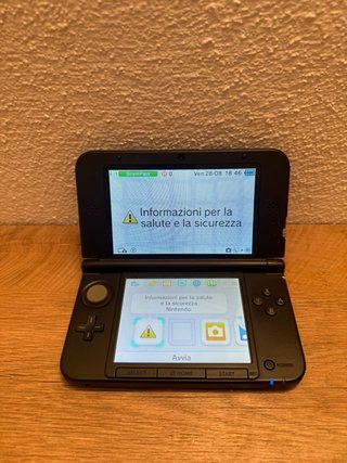 Nintendo 3DS XL Blu + Caricatore + SD 4GB