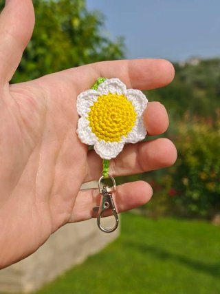 Portachiavi fiore uncinetto fatto a mano