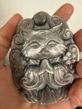 Figura Kitsune Obsidiana Plateada + Peana