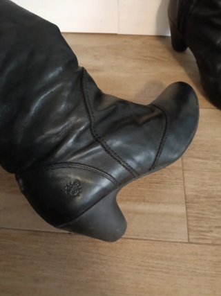Botas de piel Yokono negras