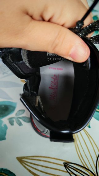 Stivaletti neri lucidi con cuore glitter Taglia 24