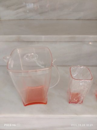 Ser de jarra y vasos de plástico
