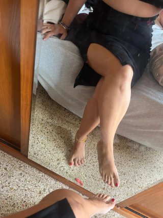 Falda negra de tubo