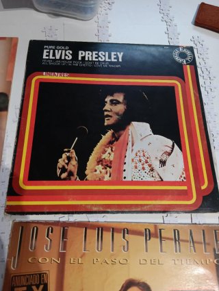 Lote 3 Vinilos José Luis Perales y 1 Elvis Presley