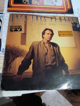Lote 3 Vinilos José Luis Perales y 1 Elvis Presley
