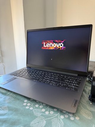 Lenovo IdeaPad 3 Ryzen 7 16GB 512GB