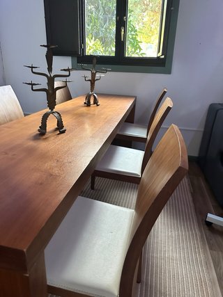 Mesa comedor madera y 6 sillas piel