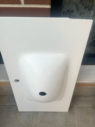 Lavabo blanco de cerámica