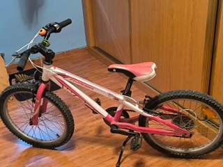 Bicicleta infantil rojay blanca
