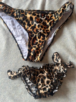 Bikini lote de dos partes de abajo