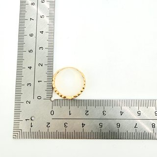 Anillo de oro de 18k circonitas, 2.21 g, T-15.