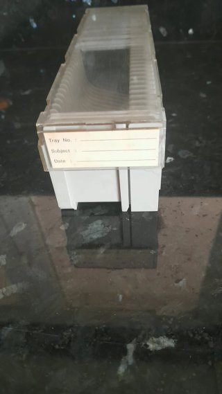 Proyector diapositivas + 15 cajas