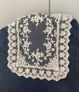 Delantal Fallera Niña Encaje Floral 42x42cm