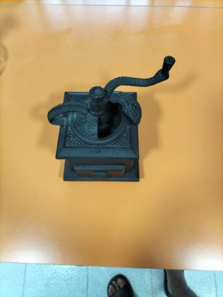 Molinillo de café antiguo
