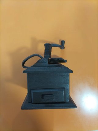 Molinillo de café antiguo
