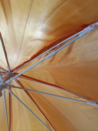 Paraguas infantil naranja. Diámetro 70 cm