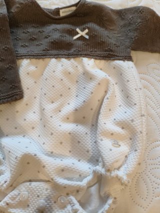 Pelele bebé marrón y blanco 3-6 meses