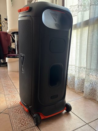 JBL PartyBox 710 cassa bluetooth portatile