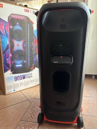 JBL PartyBox 710 cassa bluetooth portatile