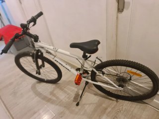 B-Twin Rockrider 300 (20) muy poco uso