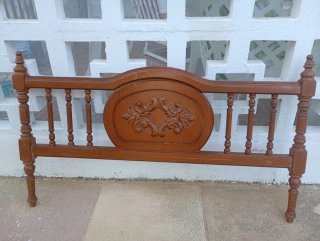 Cabecero de madera con pie de cama