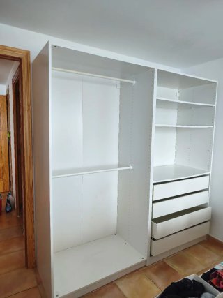Armario blanco 2x2m