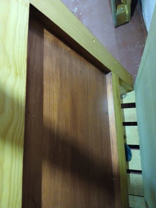 Cabecero de madera maciza con veta muy bonita