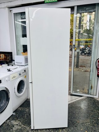 Nevera Ikea blanca 2 puertas