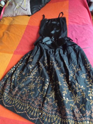 Conjunto Falda y Top Negro Bordado Nuevo sin estre