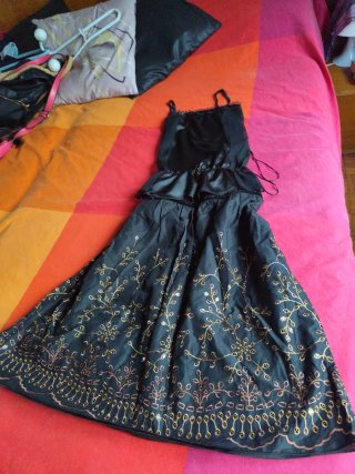 Conjunto Falda y Top Negro Bordado Nuevo sin estre