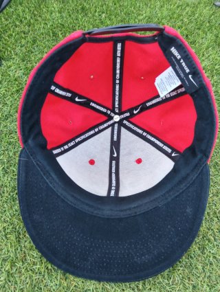 Gorra Nike Plana Roja Negra Blanca