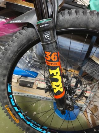 Mondraker Level R