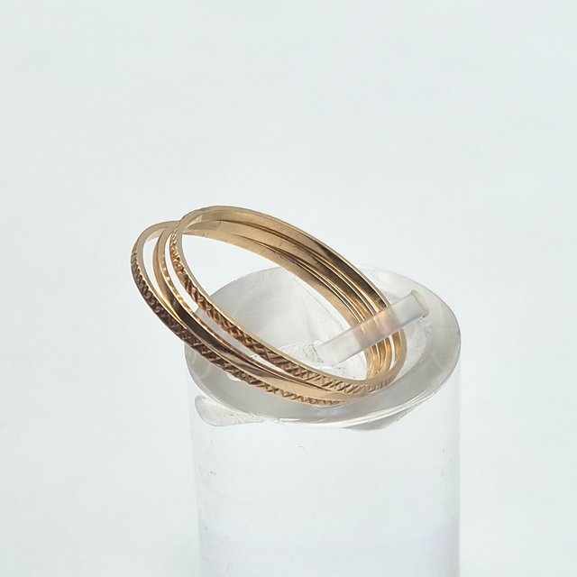 Anillos de oro de 18k. 1.35 g. T-17
