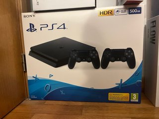 PS4 con Volante, Mandos y Juegos