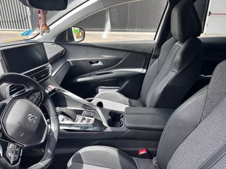 PEUGEOT 3008 Hybrid 225 eEAT8 Allure Pack