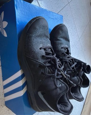 Zapatillas Adidas Negras Baloncesto