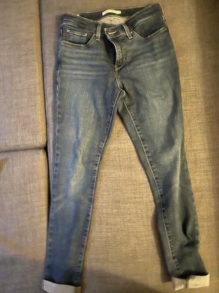 2 tejanos (Levis 311 y French Connection)