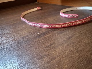 Cinturón Roxy Rosa con Logo