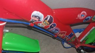Bici infantil PjMask con Ruedines, Timbre y Bidón