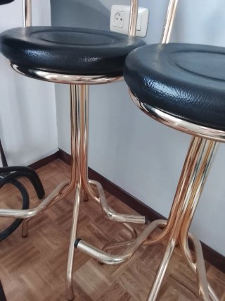 2 Sgabelli alti dorati e neri