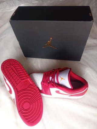 Zapatillas Air Jordan 1 Low Rojas y Blancas