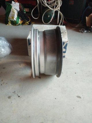 5 Llantas aleación Jeep plateada