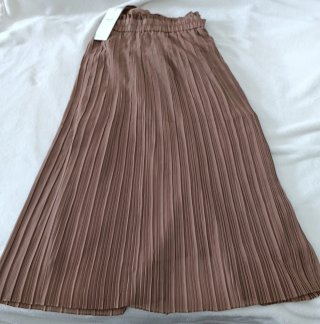 Falda midi marrón claro con cinturón